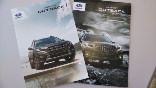 New LEGACY OUTBACKのカタログご案内(^_^)／